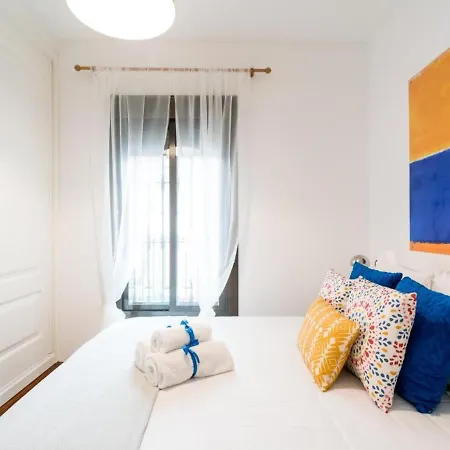 Holi-Rent Santa Marina Apartment Seville Exterior photo